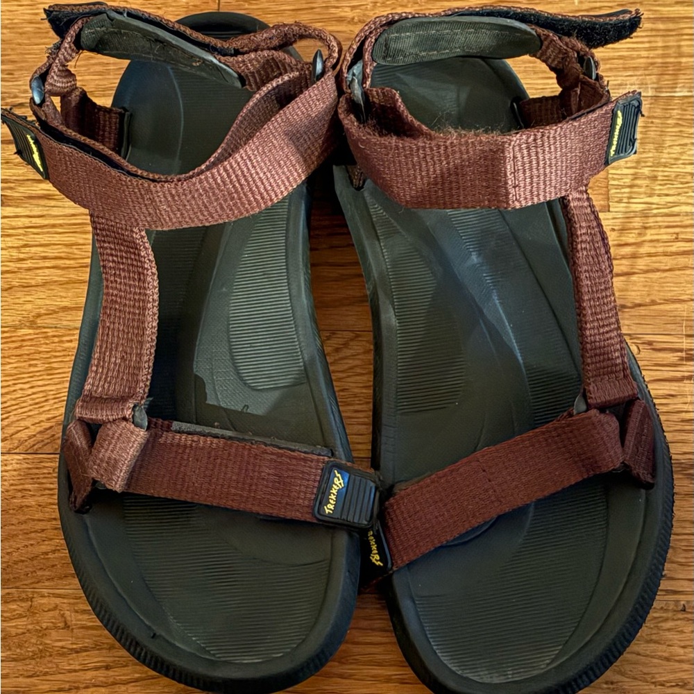 Trekkers Men’s Sandals, Brown, Size 44, EUC